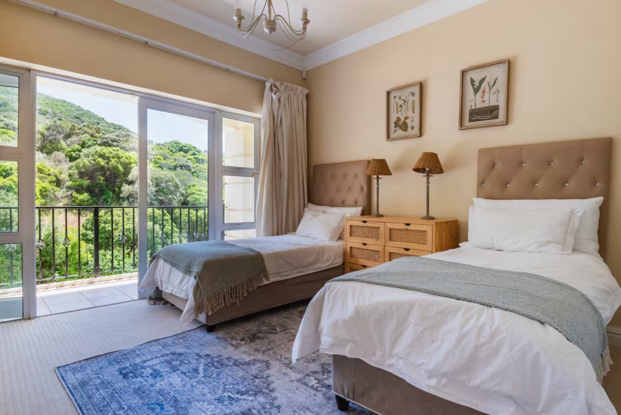 4 Bedroom Property for Sale in Northshore Western Cape